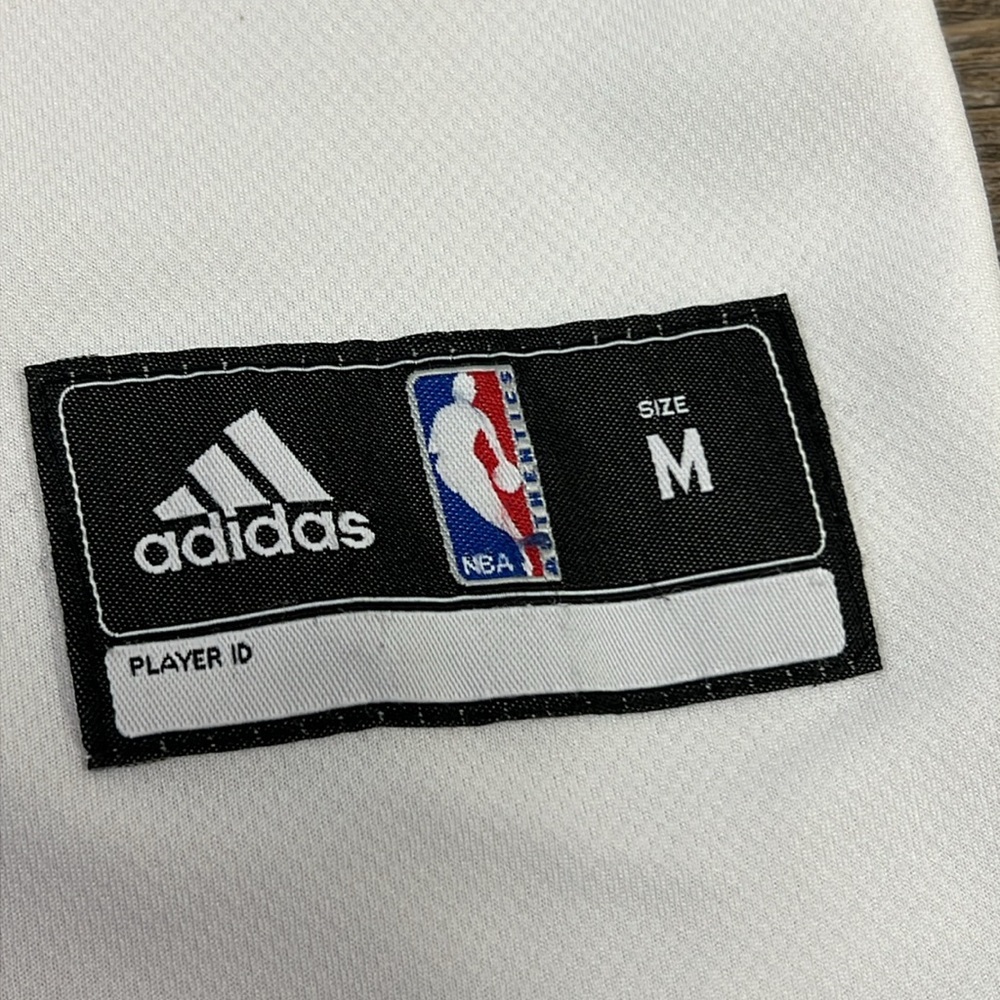SOLD IN STORE Philadelphia 76ers Vintage Basketball Jersey Jrue Holiday Adidas M - Picture 4 of 10